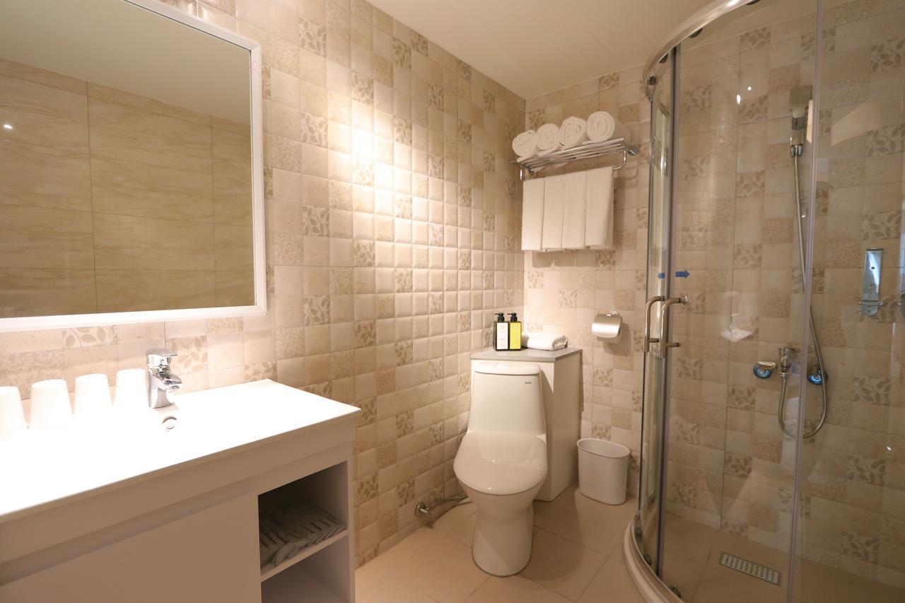 Flora Inn Đài Nam Ngoại thất bức ảnh